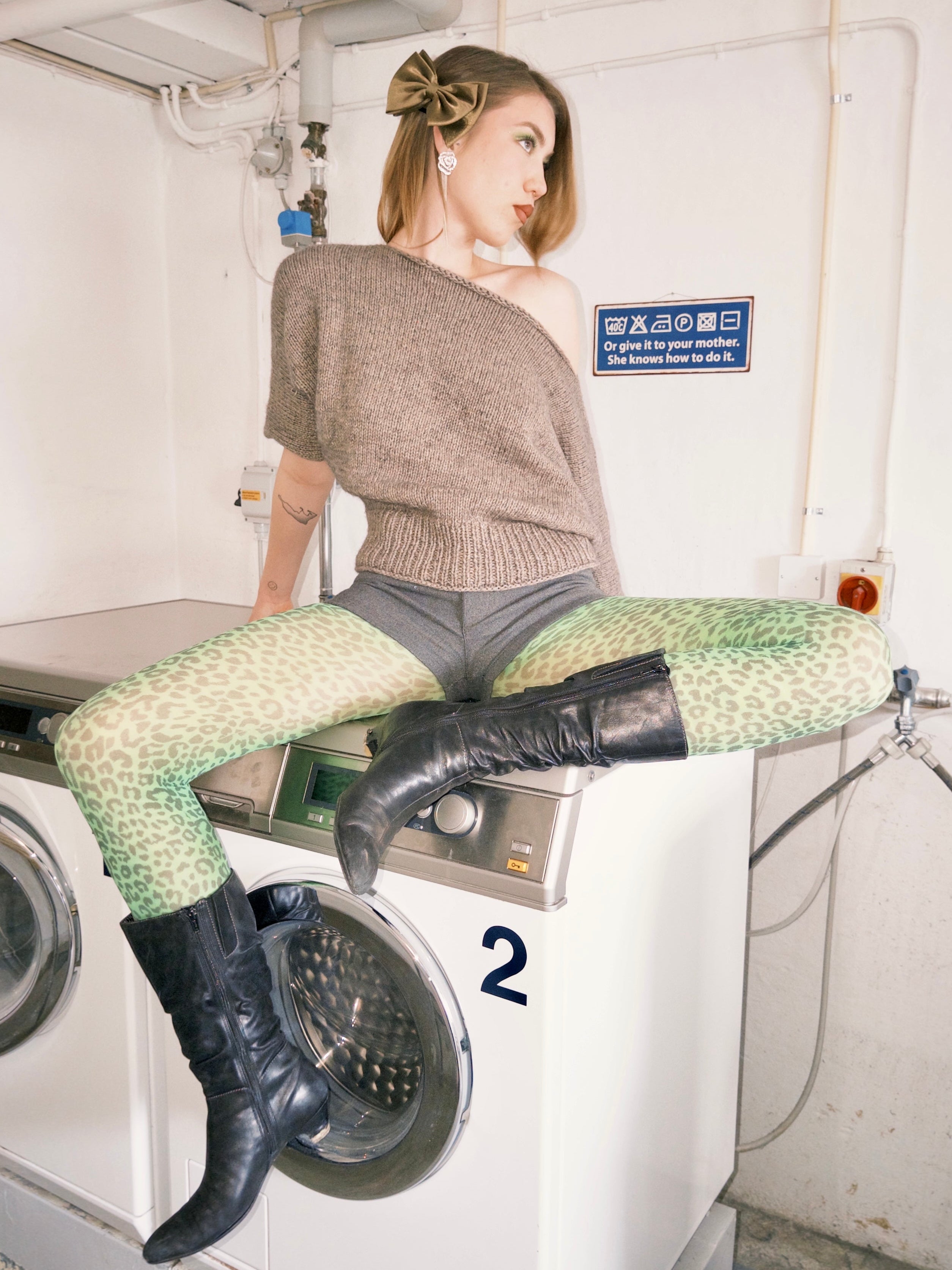 Lunelle Top - English