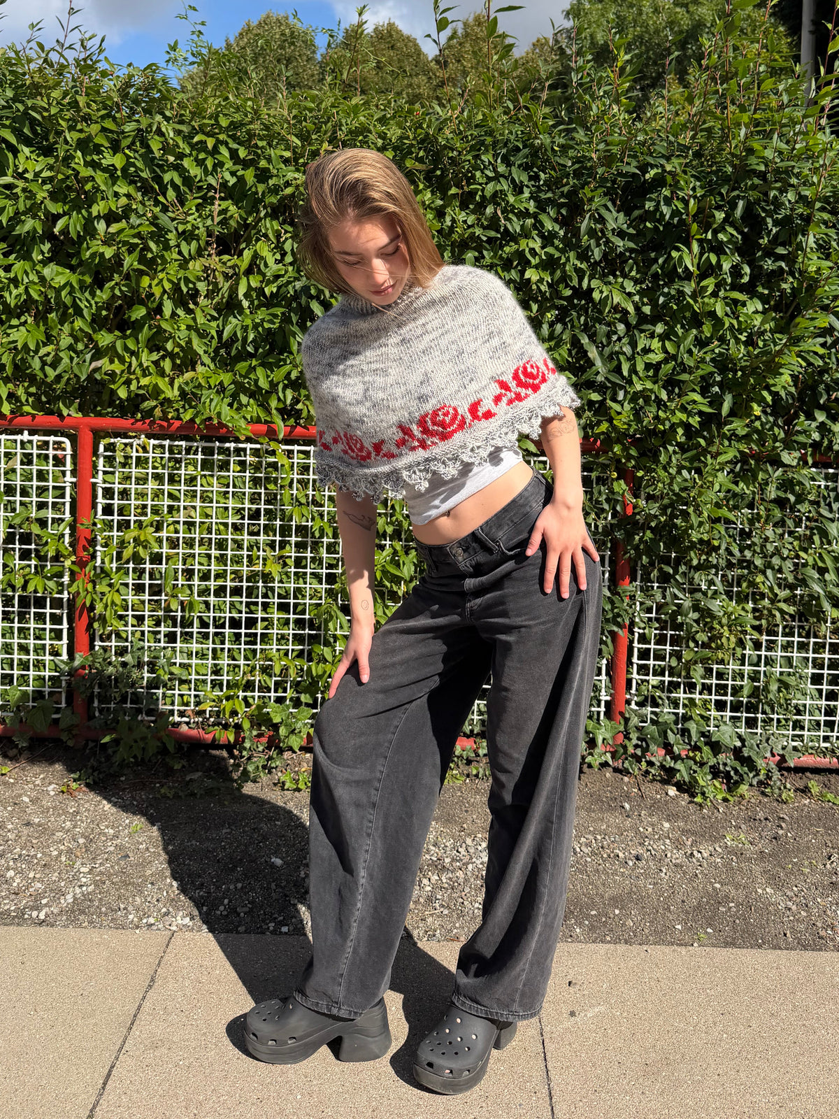 Rose Poncho - Danish